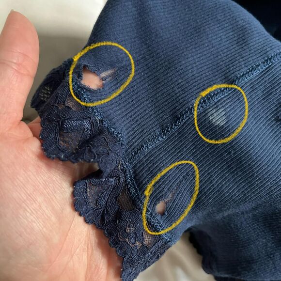 Vintage Y2K Navy Blue Lace Cami Tank Top from American Eagle Outfitters Size XS - Picture 6 of 6